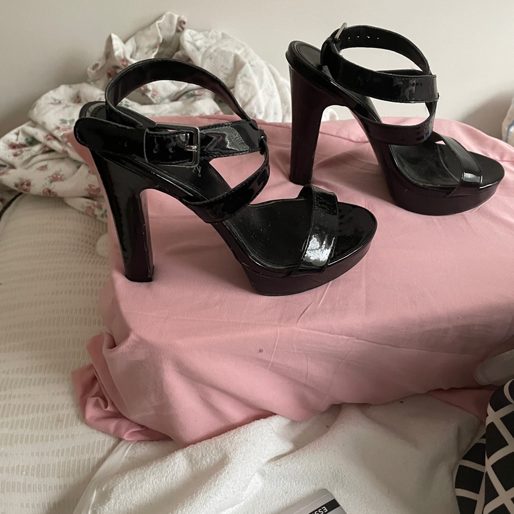 Ralph Lauren Black Patent Leather High heeled Tall Sandals! - Picture 3 of 9